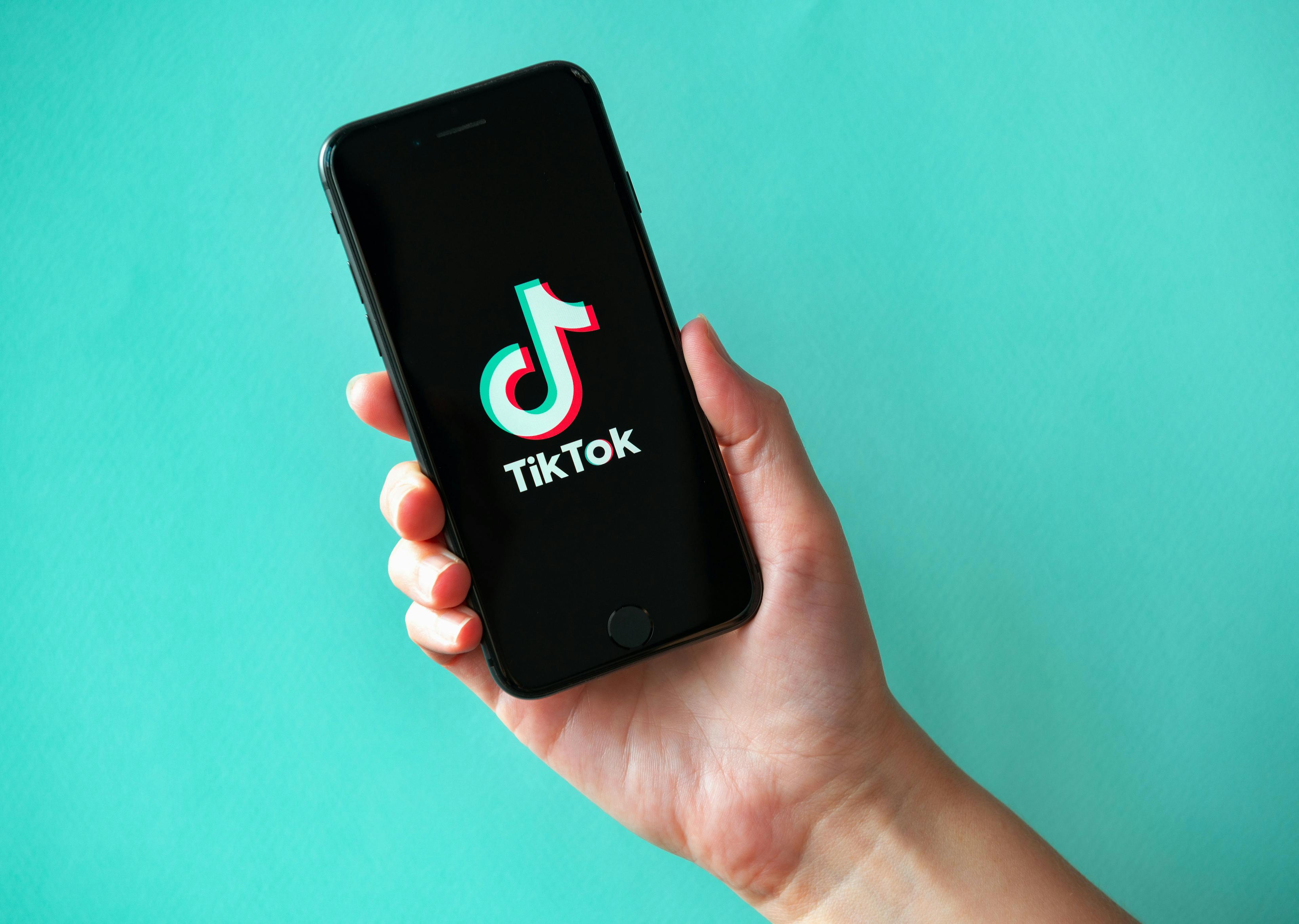TikTok ‘Skinfluencers’ Study Shows Bloggers Far Outpace Dermatologists
