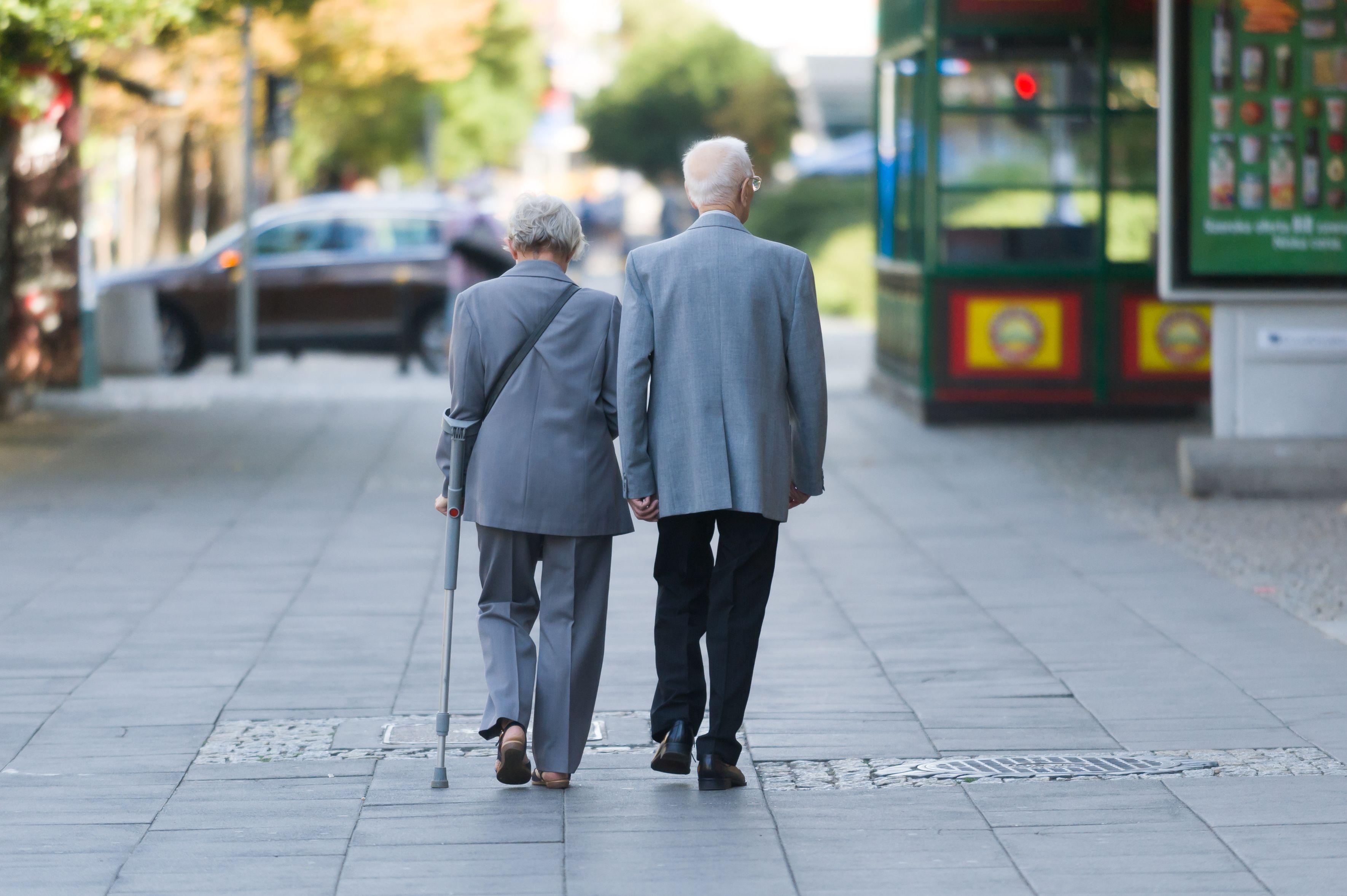 older couple walking | Image credit: ©Fotowawa stock.adobe.com